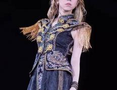 邓紫棋领衔LOL主题曲：歌手跨(kuà)界电竞谁更(gèng)胜一筹？