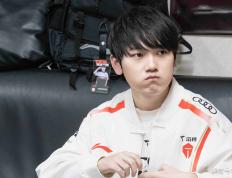 LPL黑马战队解散重(zhòng)組(zǔ)！冠军中(zhōng)单退役，AD成轉(zhuǎn)会期抢手货