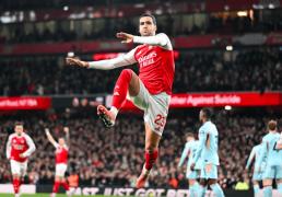 英超(chāo)：阿森纳2-0布伦特福德5分领跑(pǎo) 梅裡(lǐ)諾(nuò)传射 萨卡补刀(dāo) 赖斯(sī)伤退