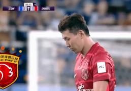 真要(yào)当恒大二队？不挑(tiāo)食(shí)！意外：曝中超四冠王有意前广州队后卫