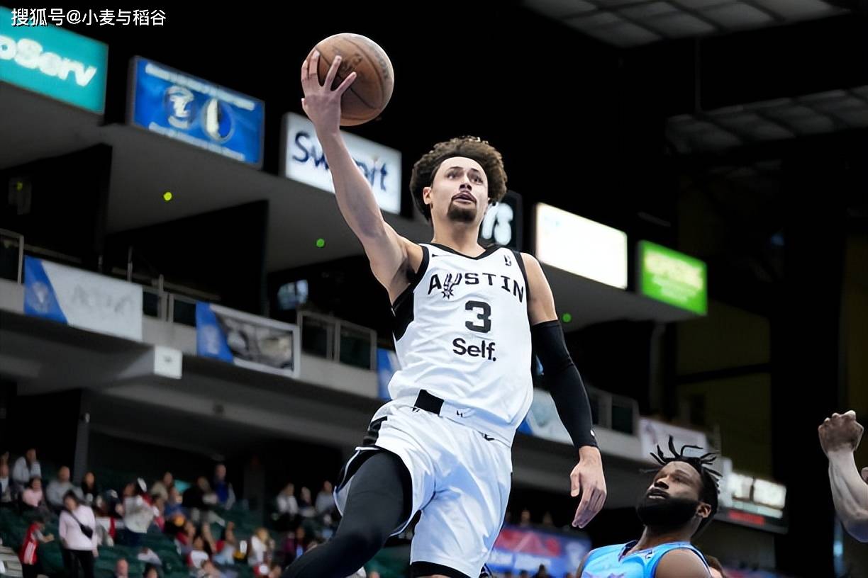 掘金二(èr)隊(duì)得到活塞二(èr)隊(duì)得分(fēn)手所(suǒ)属权,他在湖(hú)人(rén)马刺二(èr)隊(duì)都表现不错