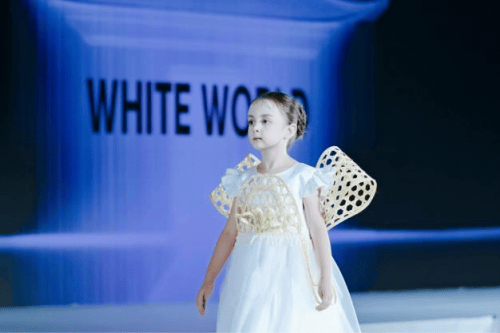 这！就(jiù)是超模全球总决赛 全球人气季军—嘉思敏！