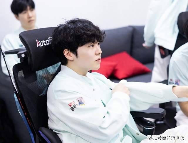 LOL:TheShy透露退役(yì)时间,想跟Rookie打到退役(yì)