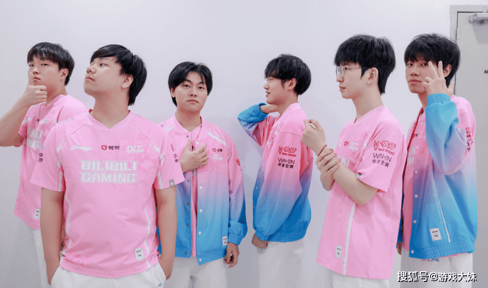 LOL电竞剧招聘演員(yuán)，需要(yào)左手拿鼠標(biāo)的人，疑似將(jiāng)饰演knight