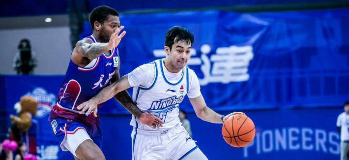 CBA新星二代因傷(shāng)提前(qián)宣布退役,巅峰賽(sài)季場(chǎng)均(jūn)20分8助攻(gōng)