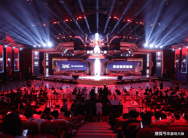 2025年中国电竞报告公佈(bù),LOL热度持续下滑,但整(zhěng)体数据還(hái)是上升