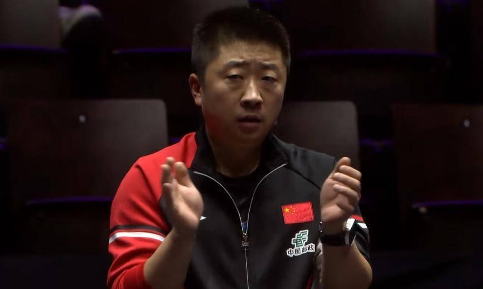 突发!早田希娜忽然暂停比赛,手(shǒu)指球童抗议