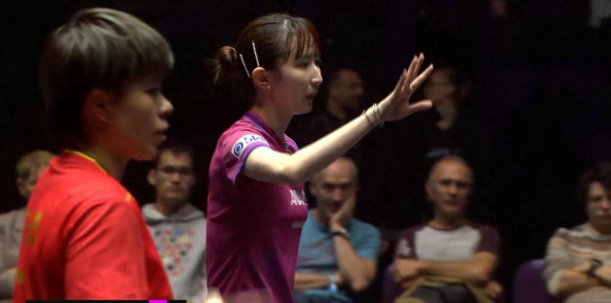 突发!早田希娜忽然暂停比赛,手(shǒu)指球童抗议