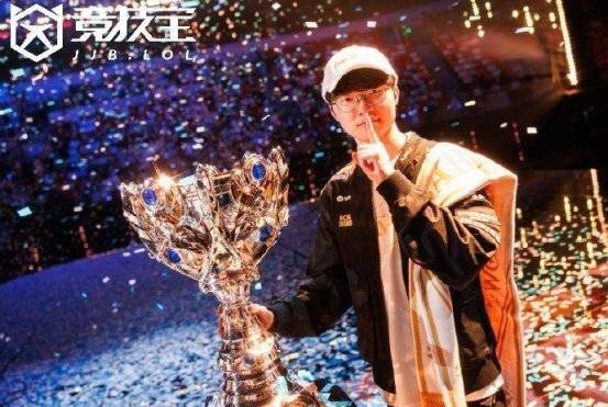 LOL-T1问鼎S15全球总決(jué)赛冠军，Faker收获個(gè)人第六(liù)冠