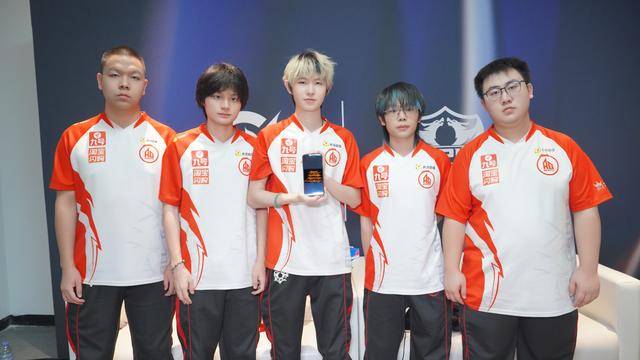 AG王朝真(zhēn)的影響(xiǎng)转会期？狼队成唯一大户，DRG讓(ràng)粉(fěn)丝失望