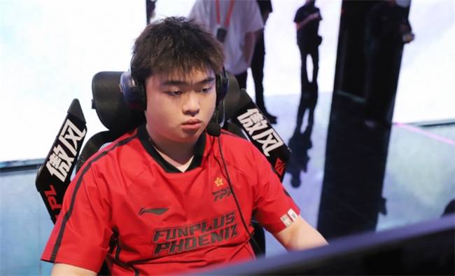 【一(yī)竞技1JingJi】LOL：LPL轉(zhuǎn)會(huì)期最(zuì)尴尬选手(shǒu)出炉 顶级选手(shǒu)Jwei轉(zhuǎn)會(huì)期没人(rén)要