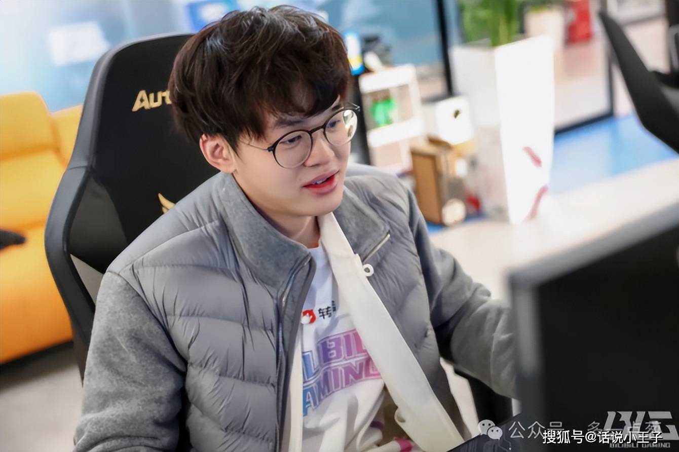 BLG淘汰的原因(yīn)找到了，管泽元真毒奶！LPL整体水平提(tí)升了