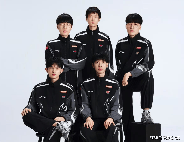 观众对LPL彻底失望了，S15門(mén)票卖不出去，普遍(biàn)认爲(wèi)LPL将止步4强