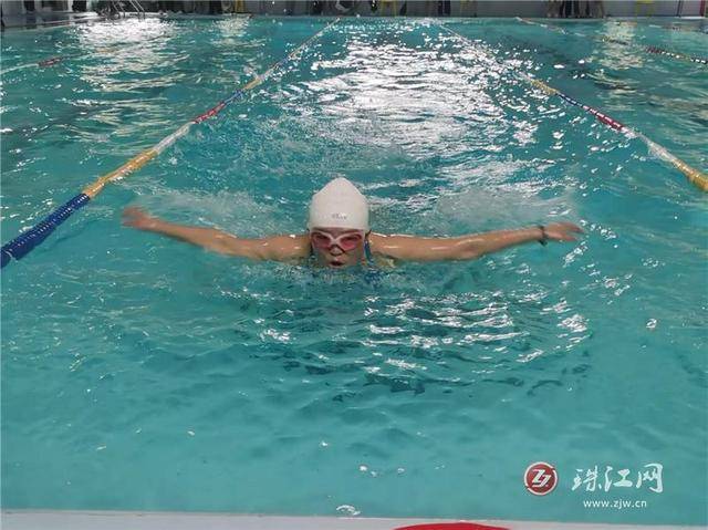 宣(xuān)威市举行(xíng)第二届遊(yóu)泳(yǒng)比赛暨成(chéng)人(rén)夜训隊(duì)少儿长训隊(duì)选拔赛