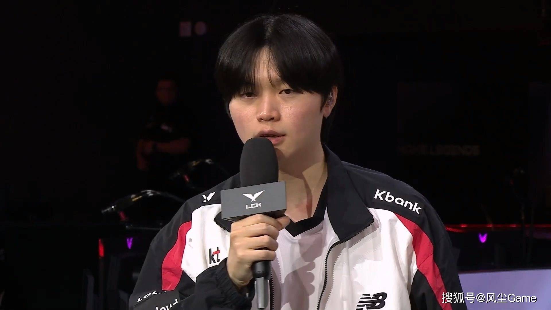 LOL十年賽(sài)事博主退网!LCK賽(sài)前整(zhěng)活:用河蟹(xiè)预測(cè)比(bǐ)賽(sài)结果